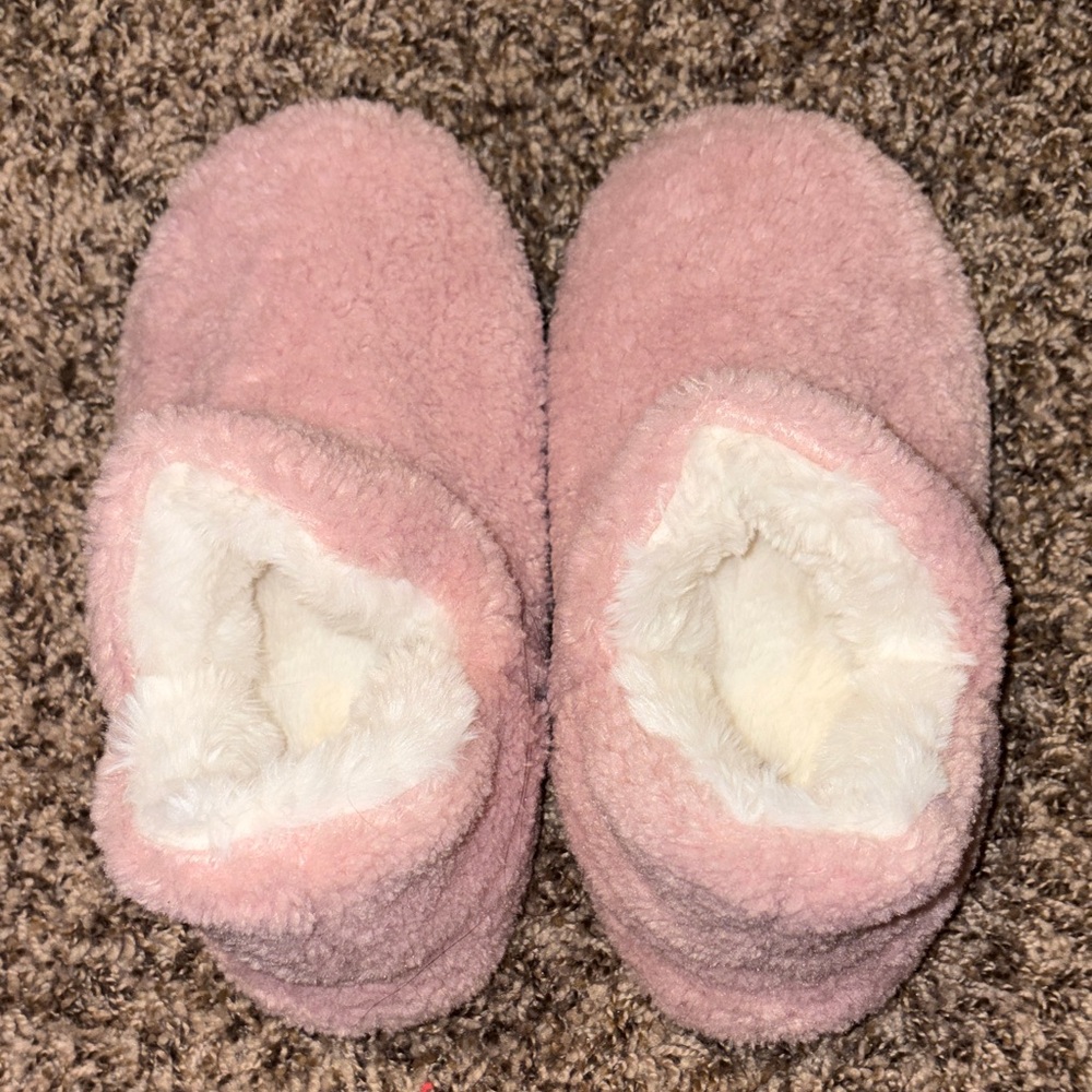 RACHEL Rachel Roy Pink Fuzzy Slippers